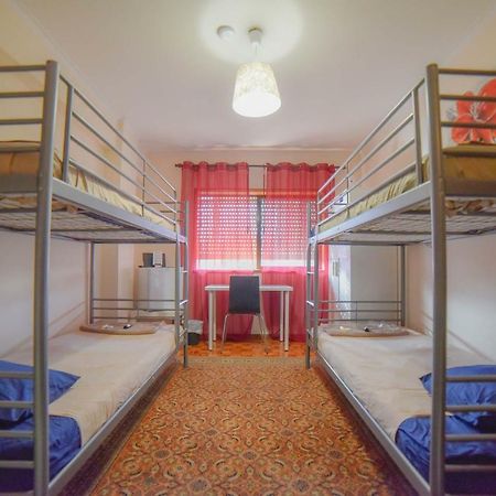 Quarto Com 4 Camas Porto Buitenkant foto